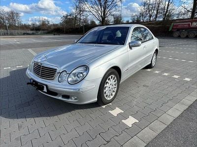 Gebraucht Mercedes E240 Elegance 177 PS (130 kW) 2006 Silber Limousine