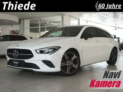 Gebraucht Mercedes CLA200 Shooting Brake Progressive 163 PS (119 kW) 2022 Polarweiß Kombi