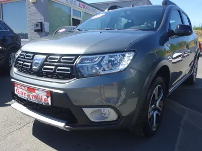 Käytetty Dacia Sandero Celebration 90 HP (66 kW) 2018 Harmaa Katumaasturi