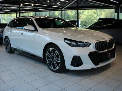 Gebraucht BMW 540 M Sport 303 PS (222 kW) 2024 Weiß Limousine