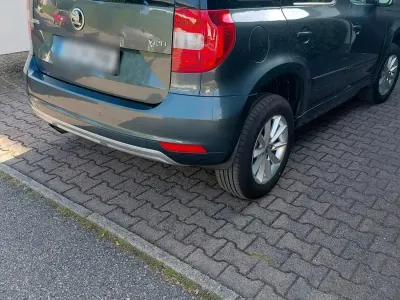 Gebraucht Skoda Yeti 125 PS (91 kW) 2017 Grau SUV