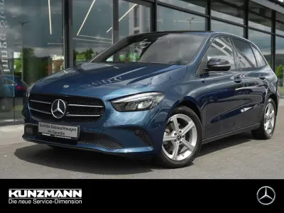 Gebraucht Mercedes B180 Progressive 136 PS (100 kW) 2020 Denimblau metallic Kleinwagen