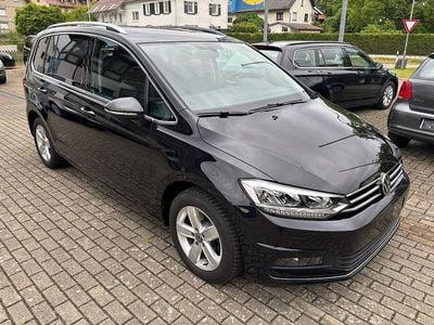 Deep black perleffekt Gebraucht 2021 VW Touran Highline Van / Kleinbus | 22.300 € (Fairer Preis)