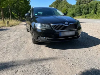 Gebraucht Skoda Superb Elegance 140 PS (102 kW) 2014 Schwarz Kombi