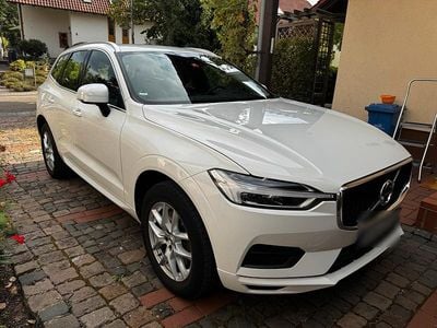 Second-hand Volvo XC60 Momentum 150 CP (110 kW) 2019 Alb SUV