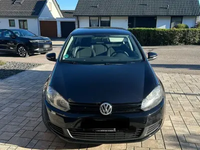 Gebraucht VW Golf VI Trendline 105 PS (77 kW) 2011 Schwarz Kleinwagen