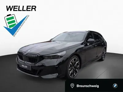 Neu BMW 550e Comfort Edition 489 PS (359 kW) 2026 Frozen pure grey (grau) Kombi
