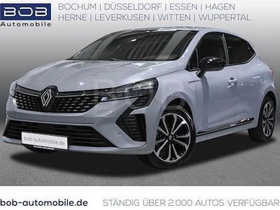 Usado Renault Clio V Techno 115 HP (84 kW) 2025 Cinzento Sedan