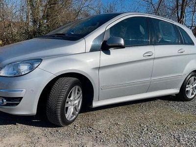 Używany Mercedes B200 142 KM (104 kW) 2008 Srebrny Minivan