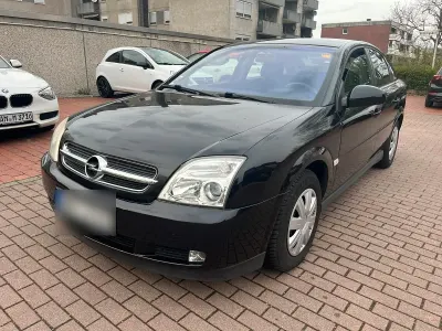 Second-hand Opel Vectra 125 CP (91 kW) 2005 Negru Berlinǎ