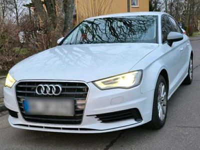 Gebraucht Audi A3 105 PS (77 kW) 2015 Weiß Limousine