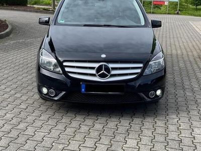 Mercedes B220