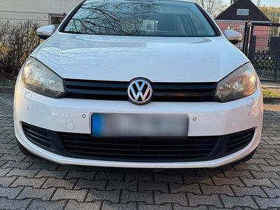 Gebraucht VW Golf VI 105 PS (77 kW) 2010 Weiß Kleinwagen