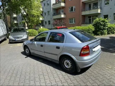 Używany Opel Astra Elegance 101 KM (74 kW) 2001 Szary Sedan/Limuzyna