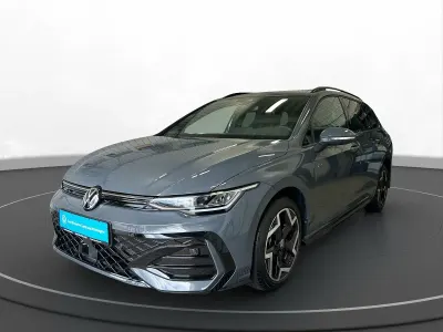 Gebraucht VW Golf VIII R-line 150 PS (110 kW) 2025 Delfingrau Kombi