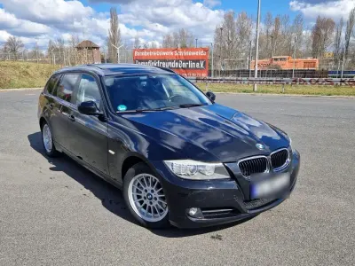 Gebraucht BMW 320 Exclusive 170 PS (125 kW) 2011 Schwarz Kombi