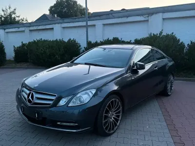 Gebraucht Mercedes E350 231 PS (169 kW) 2011 Grau Coupé