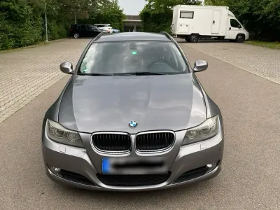 Gebraucht BMW 318 143 PS (105 kW) 2012 Grau Kombi