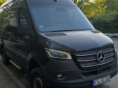 Używany Mercedes Sprinter 190 KM (139 kW) 2020 Czarny Van