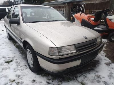 Gebraucht Opel Vectra 116 PS (85 kW) 1991 Gold Kleinwagen