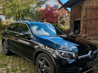 Second-hand Mercedes GLC300 AMG line 245 CP (180 kW) 2019 Negru SUV