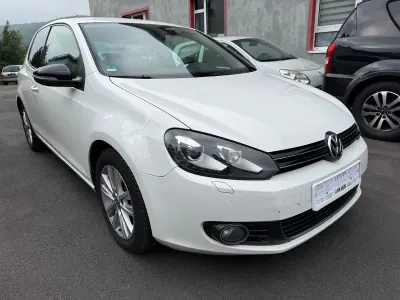 Gebraucht VW Golf VI Style 105 PS (77 kW) 2011 Weiß Kleinwagen