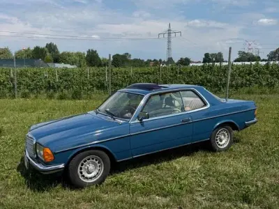 Gebraucht Mercedes 230 136 PS (100 kW) 1982 Blau Coupé