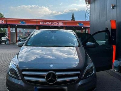 Mercedes B200