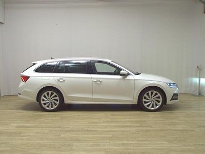 Weiss Gebraucht 2020 Skoda Octavia Style Kombi | 18.480 € (Teuer)