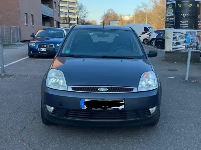 Gebraucht Ford Fiesta Futura 101 PS (74 kW) 2004 Kleinwagen