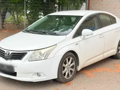 Gebraucht Toyota Avensis 177 PS (130 kW) 2010 Weiß Limousine