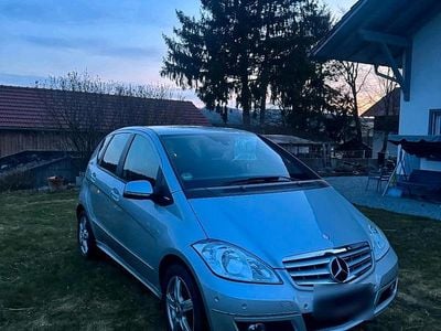 Gebraucht Mercedes A180 109 PS (80 kW) 2010 Silber Kleinwagen