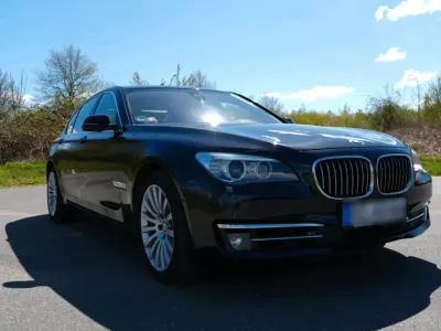 Usata BMW 750 Performance 450 CV (330 kW) 2013 Nero Berlina
