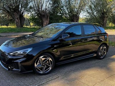 Schwarz Gebraucht 2024 Hyundai i30 N Line Limousine | 25.990 € (Fairer Preis)