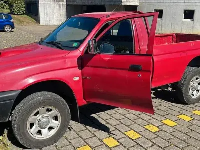 Gebraucht Mitsubishi L200 147 PS (108 kW) 2003 Rot Pickup