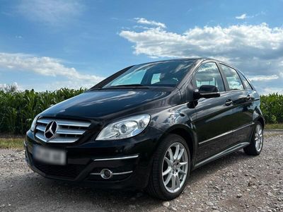 Mercedes B200