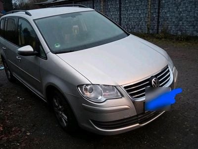 Gold Gebraucht 2010 VW Touran Van / Kleinbus | 2.700 €