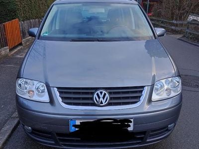 Grau Gebraucht 2006 VW Touran Highline Van / Kleinbus | 2.250 € (Fairer Preis)