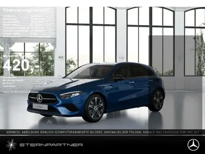 Neu Mercedes A200 Night 163 PS (119 kW) 2025 Blau Limousine