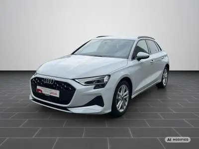 Gebraucht Audi A3 Sportback e-tron Ambiente 204 PS (150 kW) 2025 Gletscherweiß metallic (metallic) Kleinwagen