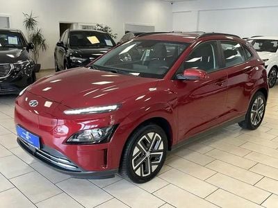 Usata Hyundai Kona Select 100 kW (136 CV) 2022 Rosso SUV