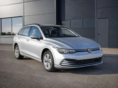 Gebraucht VW Golf VIII Life 116 PS (85 kW) 2023 Silber Kombi