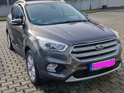 Gebraucht Ford Kuga Titanium 150 PS (110 kW) 2019 Grau SUV