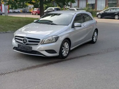 Gebraucht Mercedes A180 122 PS (89 kW) 2013 Silber Limousine