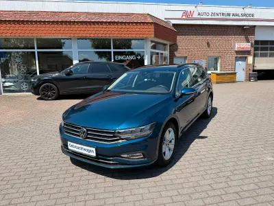 Gebraucht VW Passat Business 200 PS (147 kW) 2023 Blau Kombi