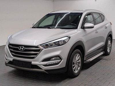 Gebraucht Hyundai Tucson Intro Edition 177 PS (130 kW) 2016 Platinumsilbermet. SUV