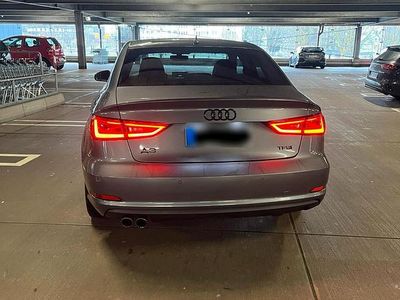 Gebraucht Audi A3 Comfort 150 PS (110 kW) 2015 Grau Limousine