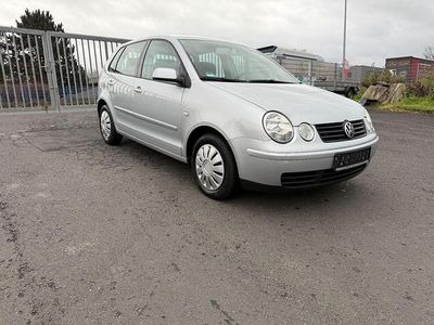 Silber Gebraucht 2003 VW Polo Comfortline Limousine | 2.200 € (Teuer)
