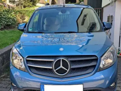 Gebraucht Mercedes Citan 111 110 PS (80 kW) 2019 Blau Van / Kleinbus