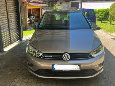Gebraucht VW Golf Sportsvan Comfortline 110 PS (80 kW) 2014 Gold Van / Kleinbus
